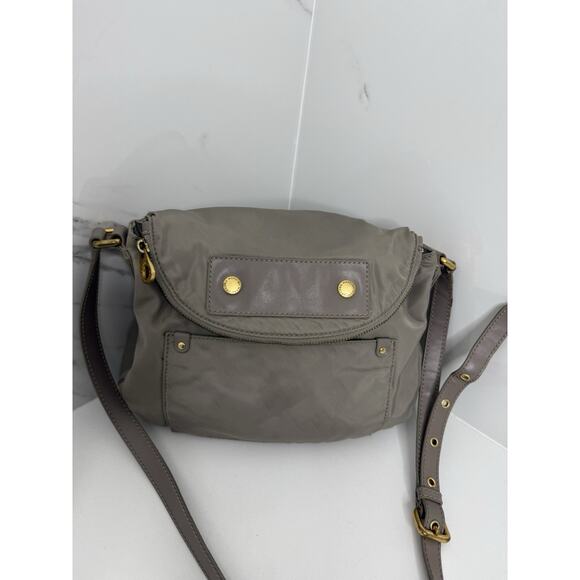 Marc Jacobs Preppy Natasha Nylon Crossbody Bag Beige Taupe Travel Lightweight - Picture 2 of 16